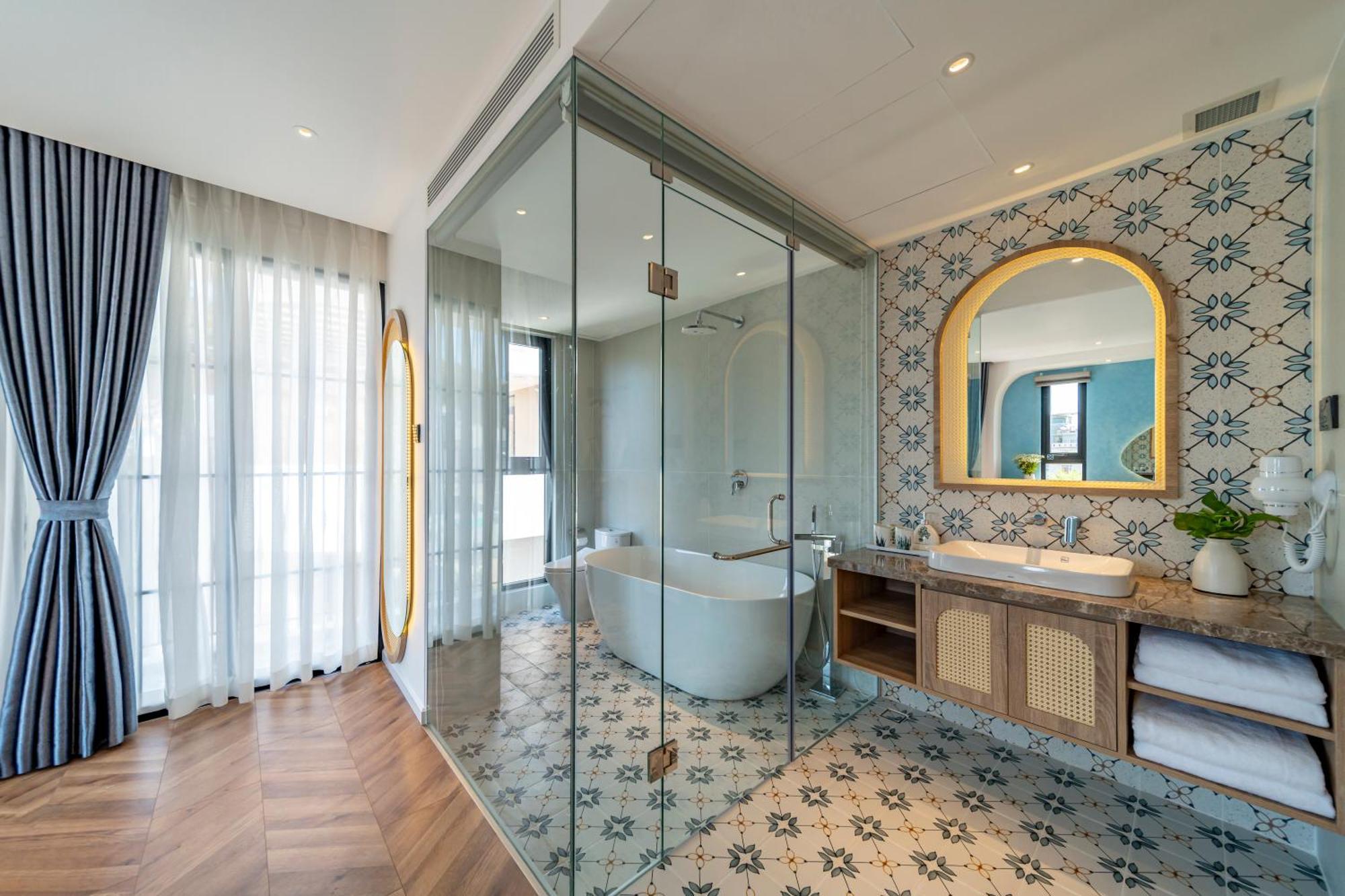 V Boutique Hotel - Complimentary Refreshments Вунгтау Экстерьер фото